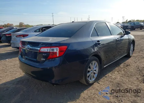 2014 Toyota Camry Hybrid Xle z USA, uszkodzony, nr VIN 4T1BD1FK0EU111719